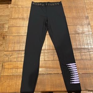 NWOT Savage x Fenty Leggings - S